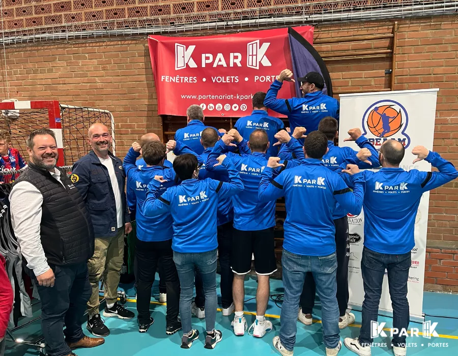 Photo veste KparK avec l'équipe