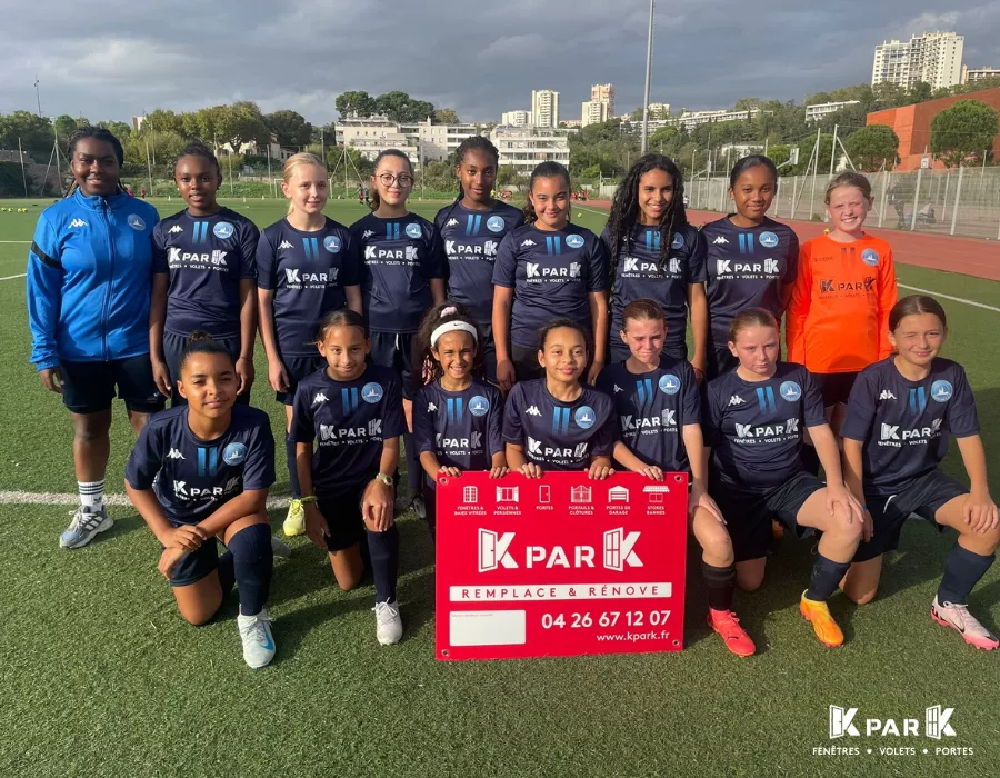 Remise officielle Football Association Marseille Feminin photo de groupe avec KparK