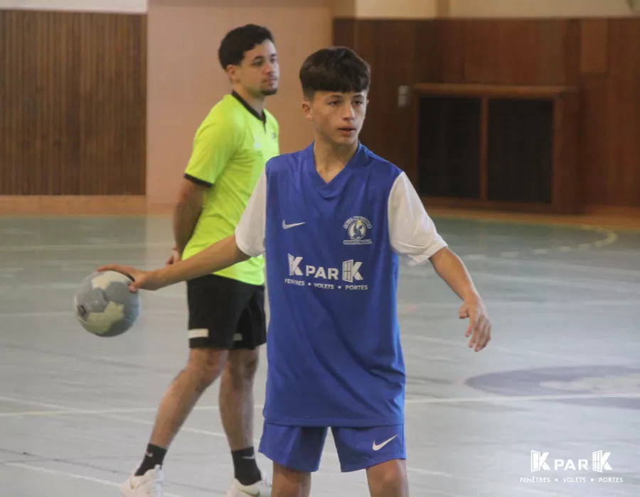 Remise officielle ASUC Migennes Handball enfant en action