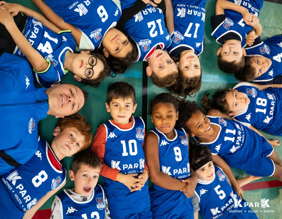 Remise officielle Basket Tonnay Charente photo de groupe